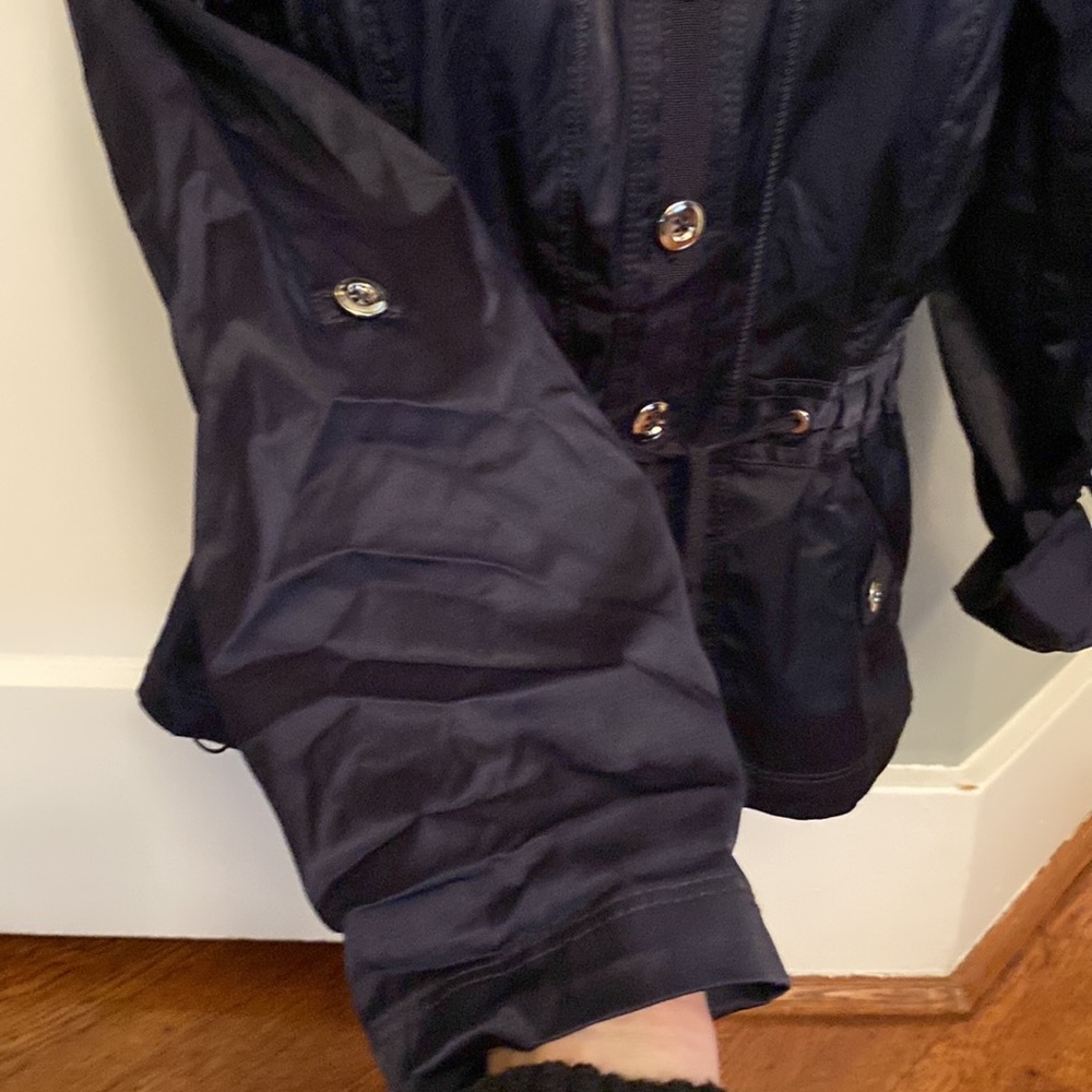 NWOT WHBM Navy Blue Button Up Button Cuff Button Hood Lightweight Rain Jacket - Picture 5 of 15